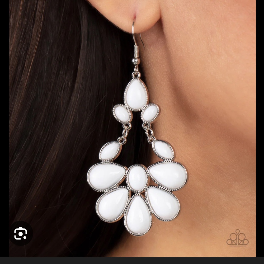 New Colorfully Canopy white silver fishhook earrings.